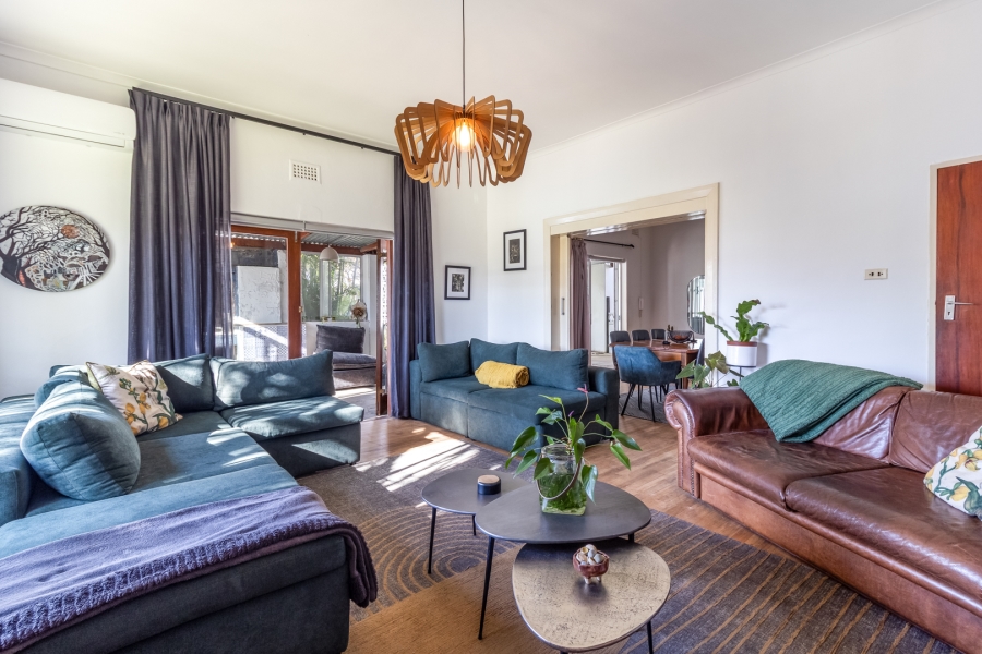 5 Bedroom Property for Sale in Uitsig Western Cape